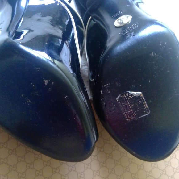 Used, like-new patent leather Gucci heels size 8C - Picture 2 of 5